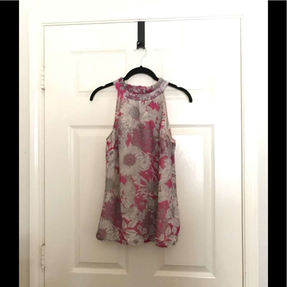 Pink and gray sleeveless blouse